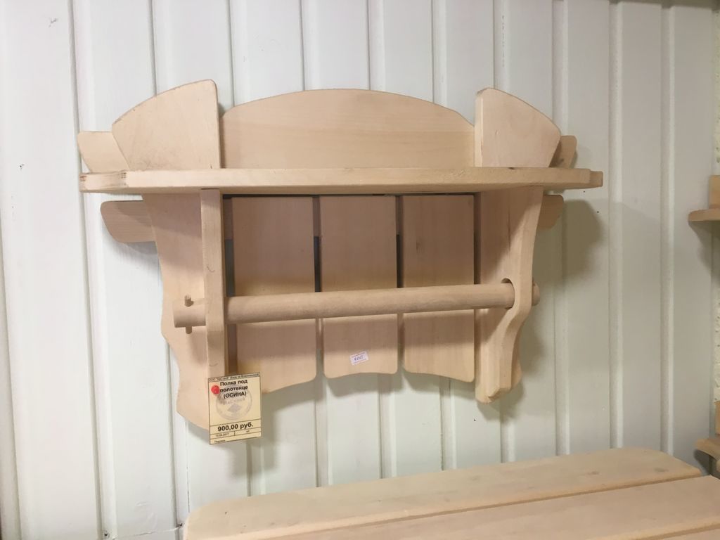 Деревянные полки для бани. Полочки из дерева. Деревянные полки для бани. Полки в баню из дерева. Полка с вешалкой для бани.