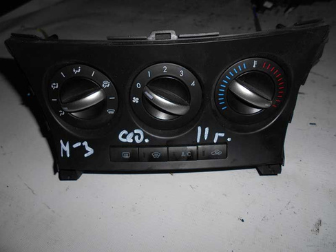 Блок управления отопителем Mazda (Мазда) 3 (ВК) 2002-2009 (009676СВ2)