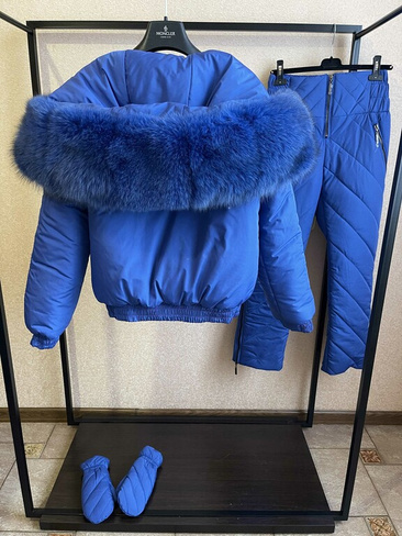 Женский теплый костюм с песцом в цвете синий бриллиант - Без аксессуаров