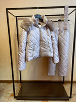 Бежевый зимний костюм с натуральным мехом кролика рекс - Брендированные лямки(резинка)