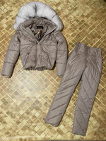 Бежевый зимний костюм с натуральным мехом песца - Дополнительно широкий пояс на кнопках