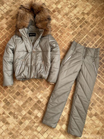 Оливковый зимний костюм: зимняя куртка с мехом енота и утепленные штаны - Брендированные лямки(резинка)