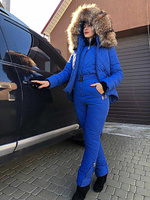 Ярко-синий горнолыжный костюм: зимний полукомбинезон и куртка с мехом енота - Дополнительно широкий пояс на кнопках