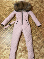 Нежно-розовый слитный комбинезон с натуральным мехом по капюшону - Рюкзак