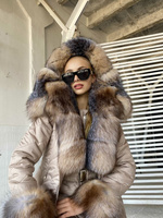 Бежевый зимний костюм Sana: полукомбинезон и куртка с мехом обесцвеченного блюфроста - Варежки с мехом (мех используем д