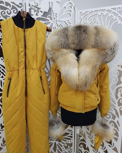 Горчичный зимний костюм (полукомбинезон и куртка) с натуральным мехом исландской лисы - Без аксессуаров