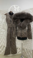 Костюм зимний женский в цвете зебра: куртка парка с мехом песца под соболь и полукомбинезон - Варежки с мехом