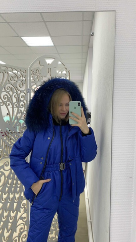 Костюм женский зимний: куртка с цветным мехом енота и полукомбинезон - Шапка ушанка с мехом