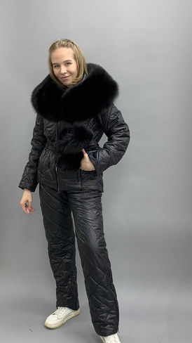 Черный костюм зимний с натуральным мехом песца по капюшону - Рюкзак