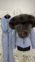 Костюм зимний лыжный: полукомбинезон под горло и куртка парка на кулиске с натуральным мехом песца - Варежки с мехом