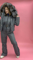 Костюм зимний женский: утепленный полукомбинезон и куртка с большой меховой опушкой из лисы CRISTAL - Варежки с мехом