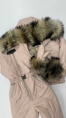 Костюм для девочки зимний: полукомбинезон и куртка с большим натуральным мехом