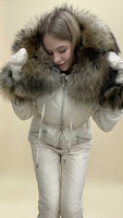 Бежевый зимний костюм: полукомбинезон на регуляторах и куртка с большим мехом енота - Варежки без меха