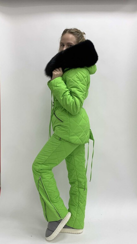 Салатовый лыжный костюм: штаны и куртка с черным мехом песца - Варежки без меха