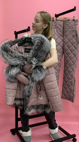 Зимний костюм Bellezza с чернобуркой: приталенная куртка с меховой отделкой теплые брюки - Варежки с мехом